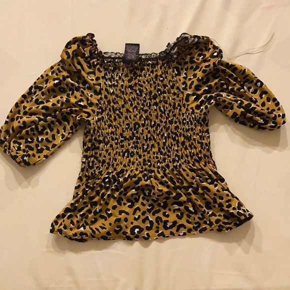 Xtraordinary top girls - Picture 1 of 3